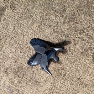 Hummingbird stone pin